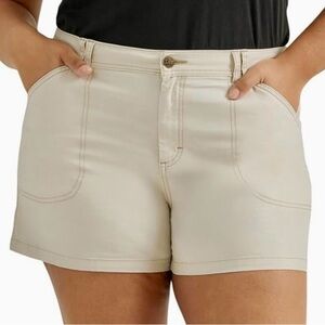 Women's Cream Shorts Lee Sz 22W NWT